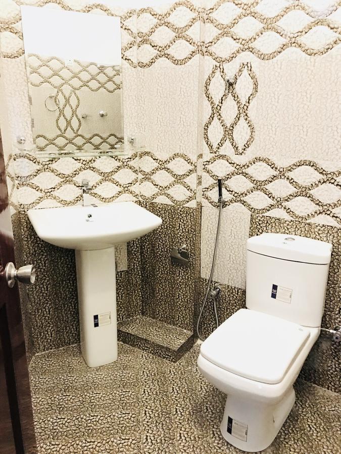 Travellers Halt Hotel Ратнапура Екстериор снимка